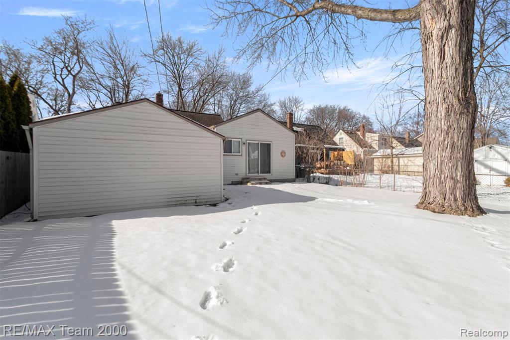 2076 Thomas Avenue, Berkley, MI 48072 — Photo 49