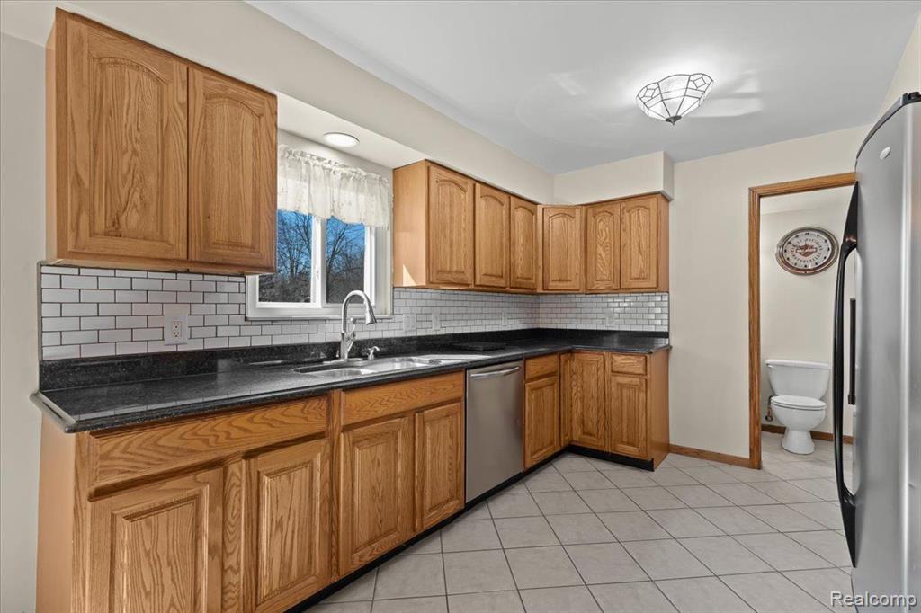 7242 HOUGHTON Drive, Davison, MI 48423 — Photo 5