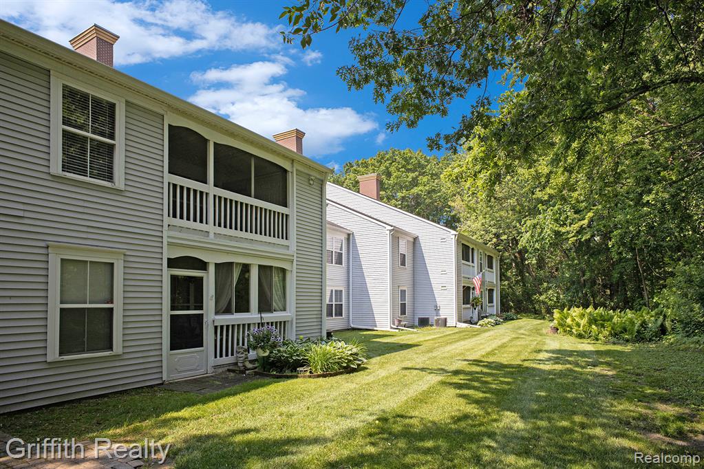 1217 Curzon Court, 203, Howell, MI 48843 — Photo 14