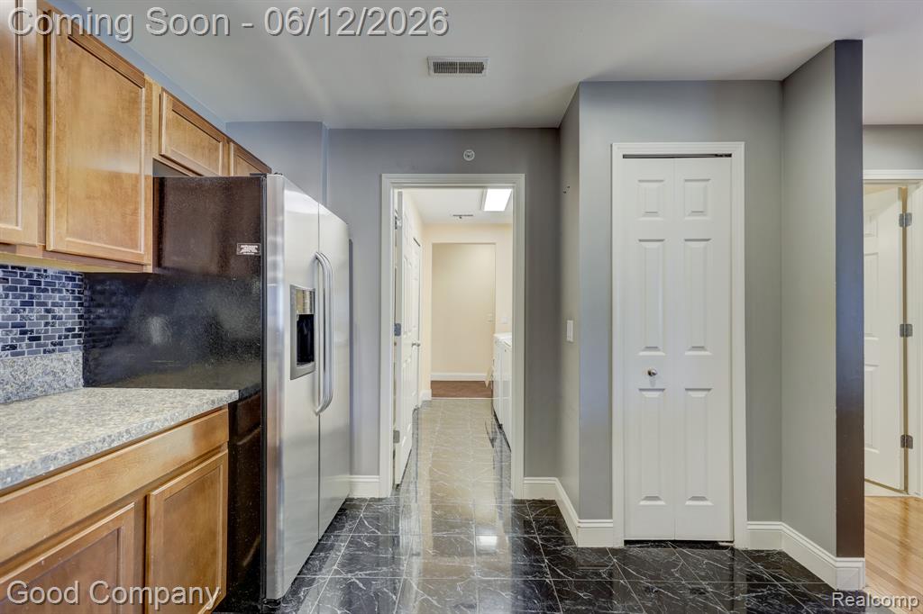29941 Fox Run Circle, Warren, MI 48092 — Photo 18