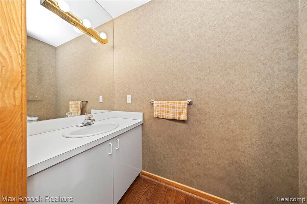 6067 Charles Drive, West Bloomfield, MI — Photo 27
