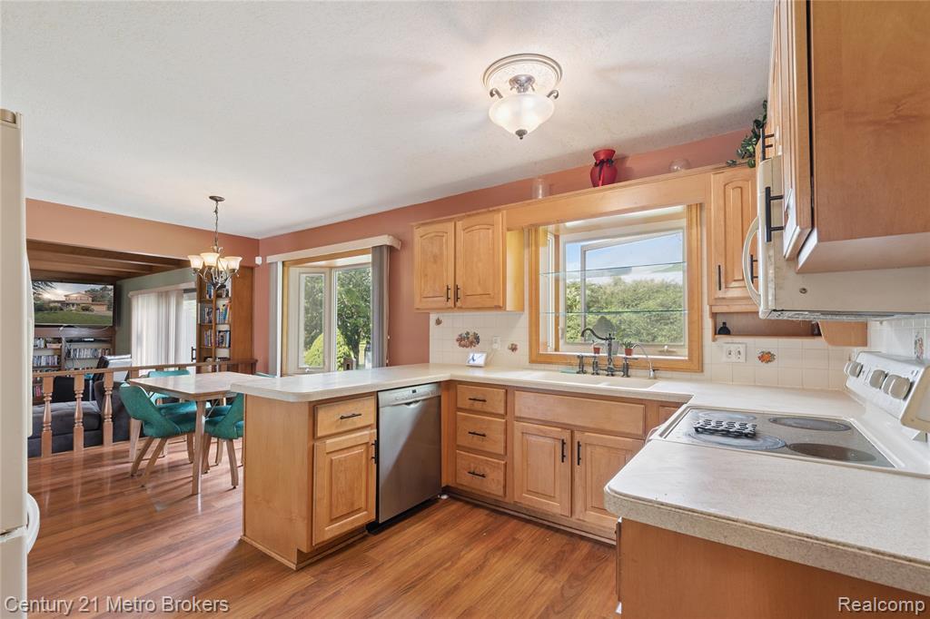 8505 Old Plank Road, Grand Blanc, MI 48439 — Photo 18