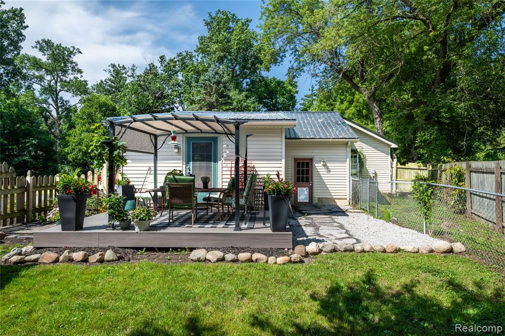 308 N Seymour Road, Flushing, MI 48433 — Photo 23