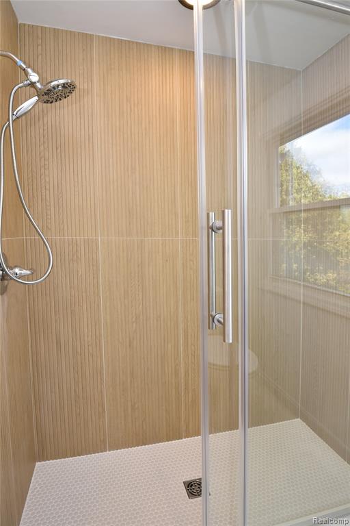684 Wilshire Drive, Bloomfield Hills, MI 48302 — Photo 21