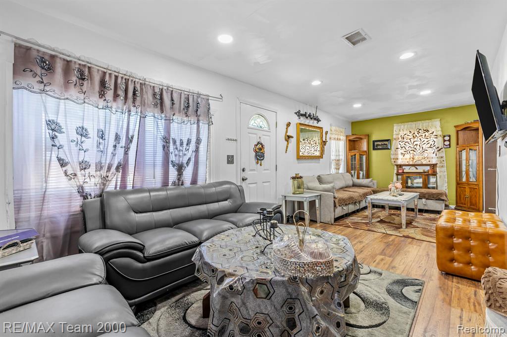 7415 Gilman Street, Westland, MI — Photo 3