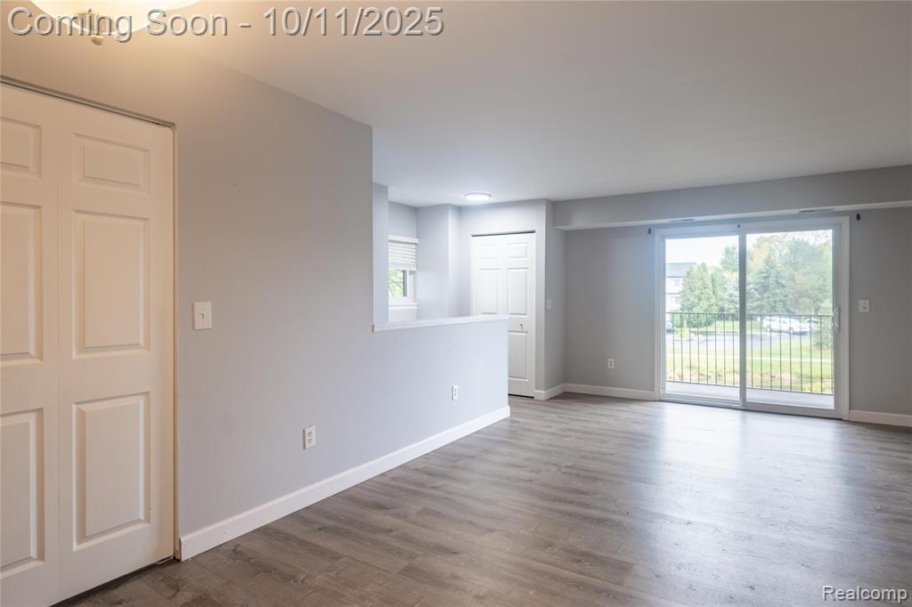 1481 E Chateau Vert Street, Ypsilanti, MI 48197 — Photo 4