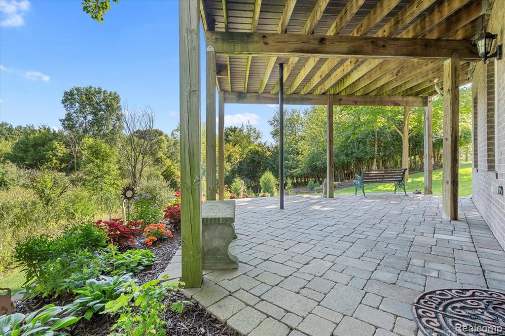 354 Pembroke Drive, Saline, MI 48176 — Photo 36