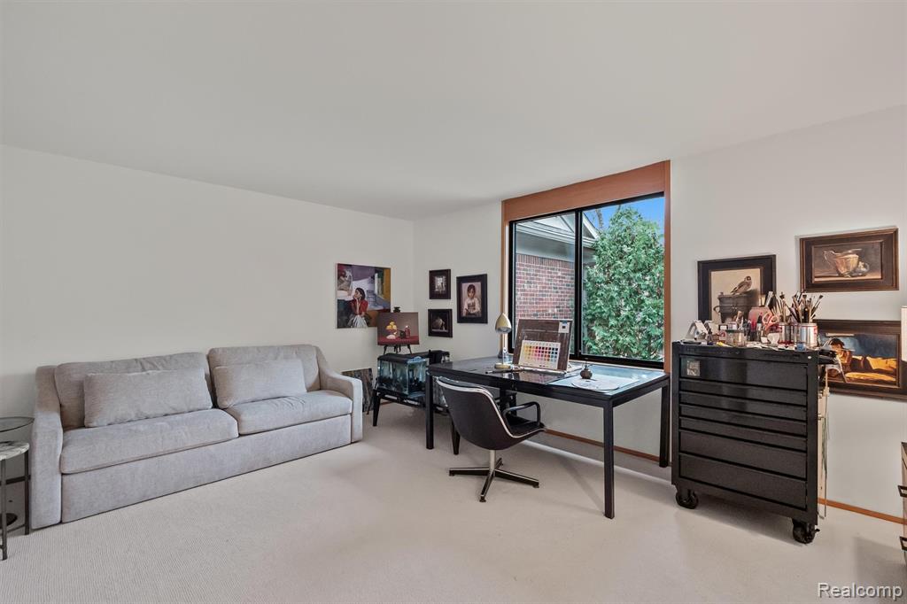 63 Barden Court, Bloomfield Hills, MI 48304 — Photo 18