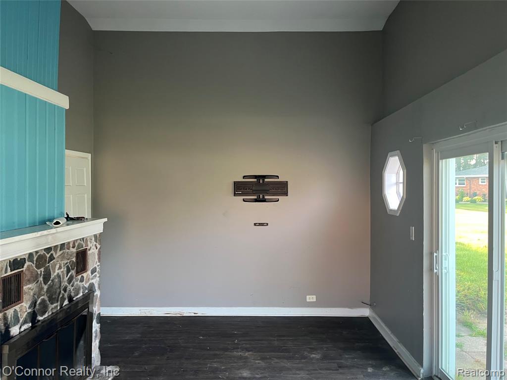 2929 N River Road, Fort Gratiot, MI 48059 — Photo 13