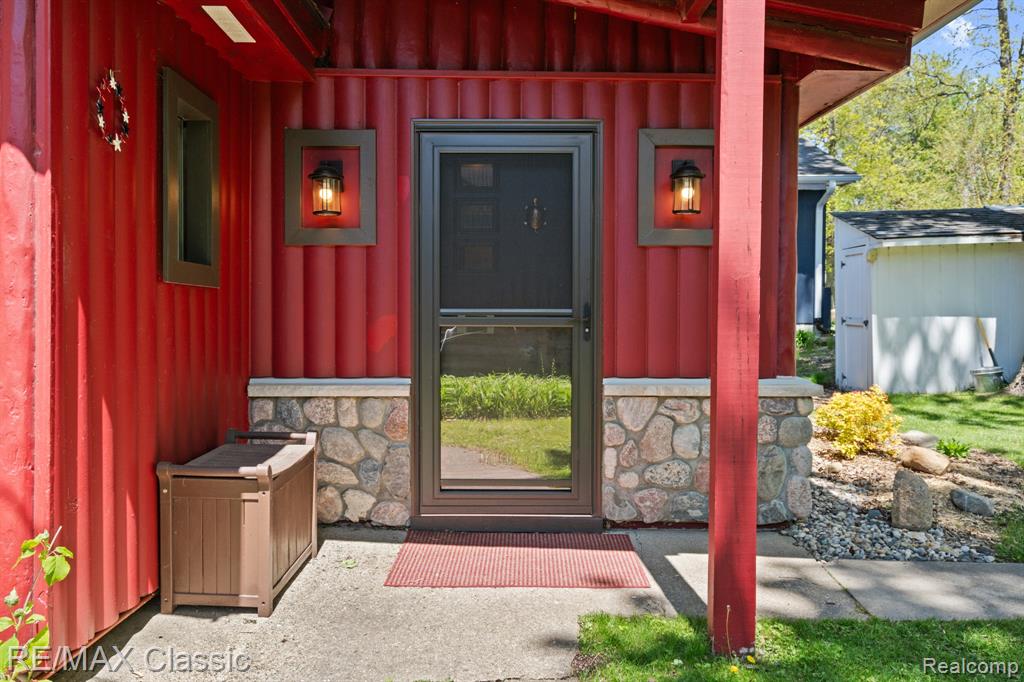 10584 Bob White Beach Boulevard, Whitmore Lake, MI 48189 — Photo 16