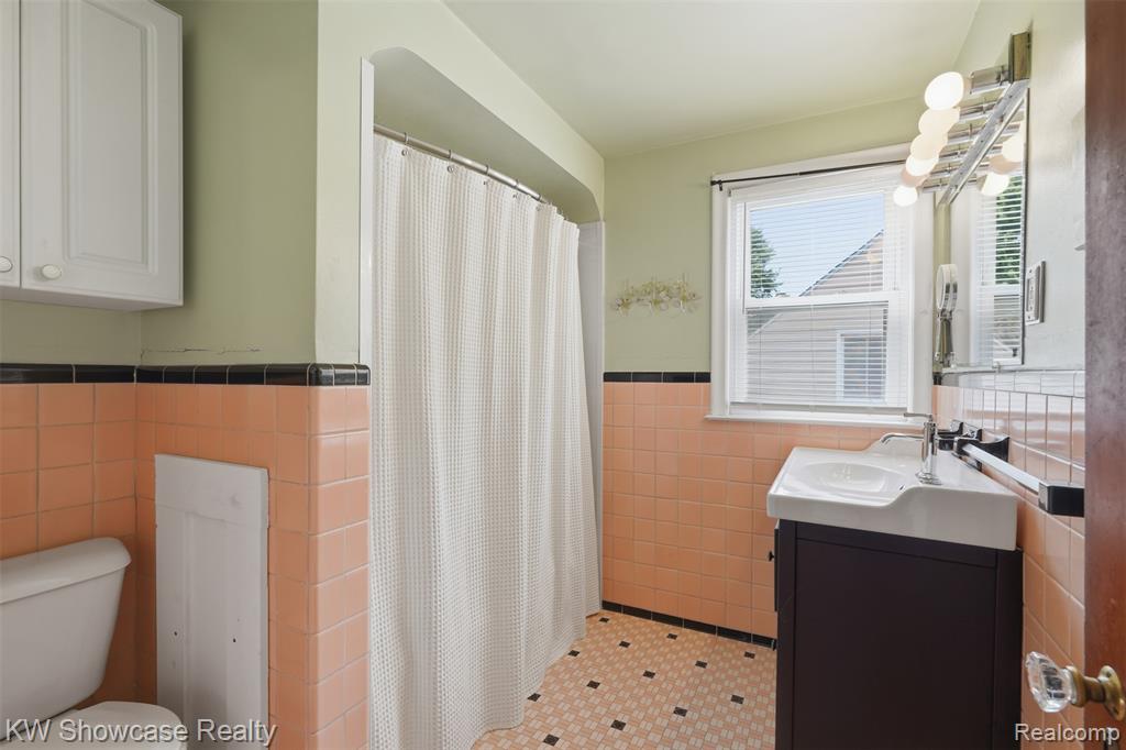 2071 Dorothea Road, Berkley, MI 48072 — Photo 27