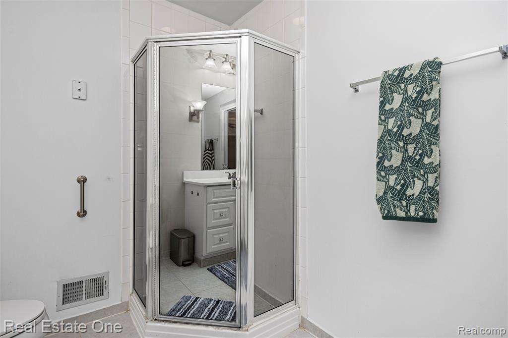 4320 Knightsbridge Lane, West Bloomfield, MI 48323 — Photo 37