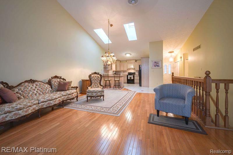 7567 Radcliffe, 55, Brighton, MI 48114 — Photo 6