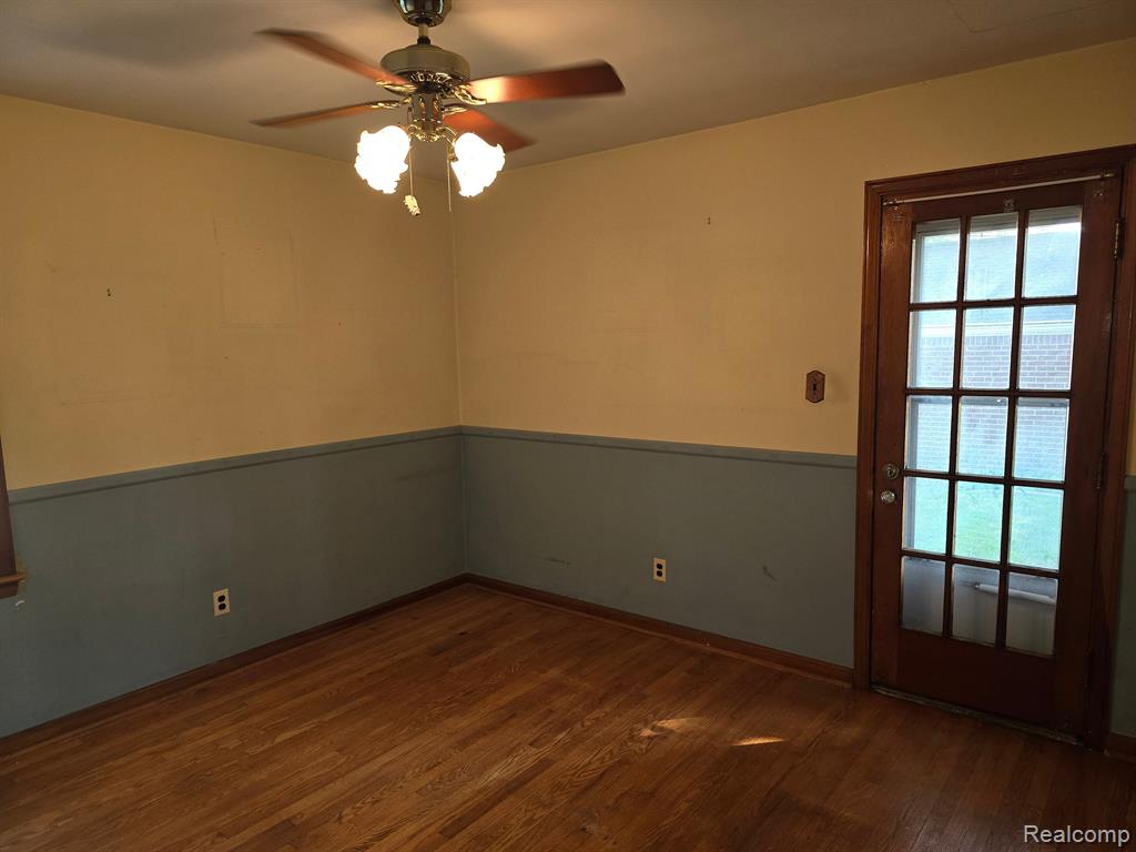 950 N YORK Street, Dearborn, MI 48128 — Photo 28