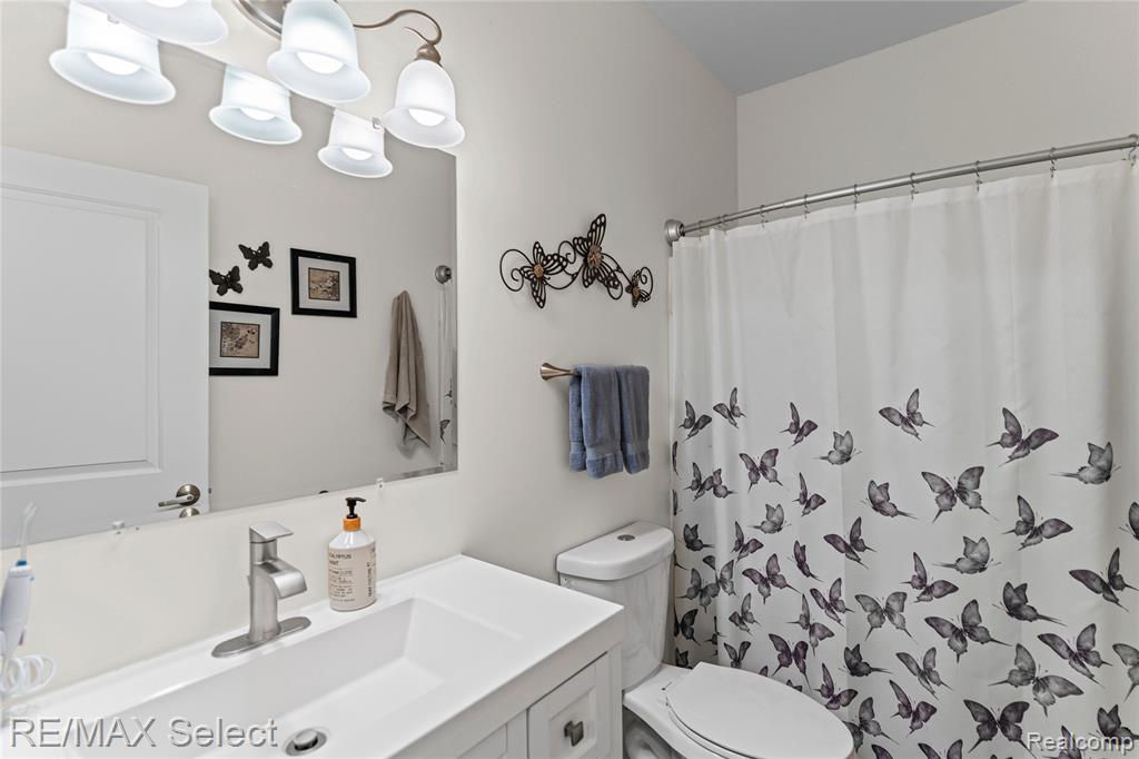3127 Harbor Pointe Circle, Fenton, MI 48430 — Photo 22