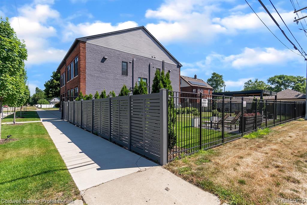 785 FOREST C#2 Street, Wyandotte, MI 48192 — Photo 28