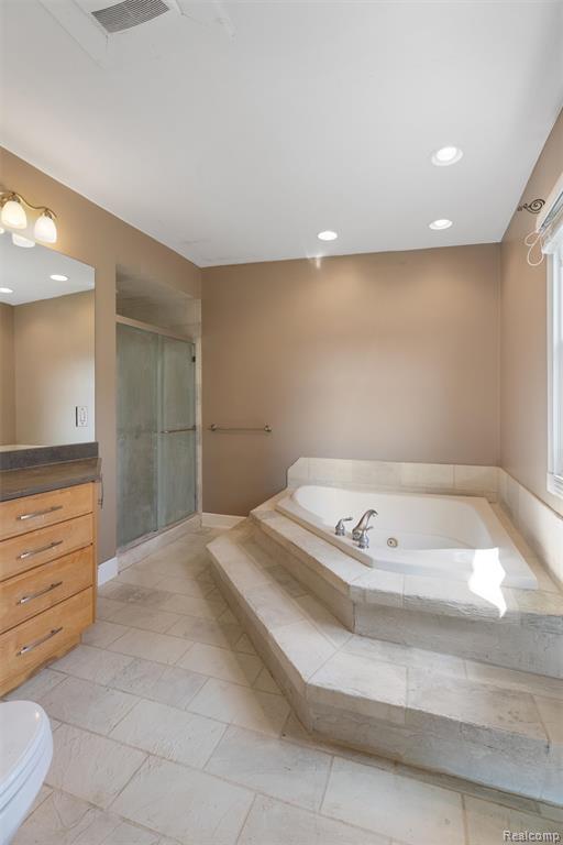 590 Hillwood, White Lake, MI 48383 — Photo 17
