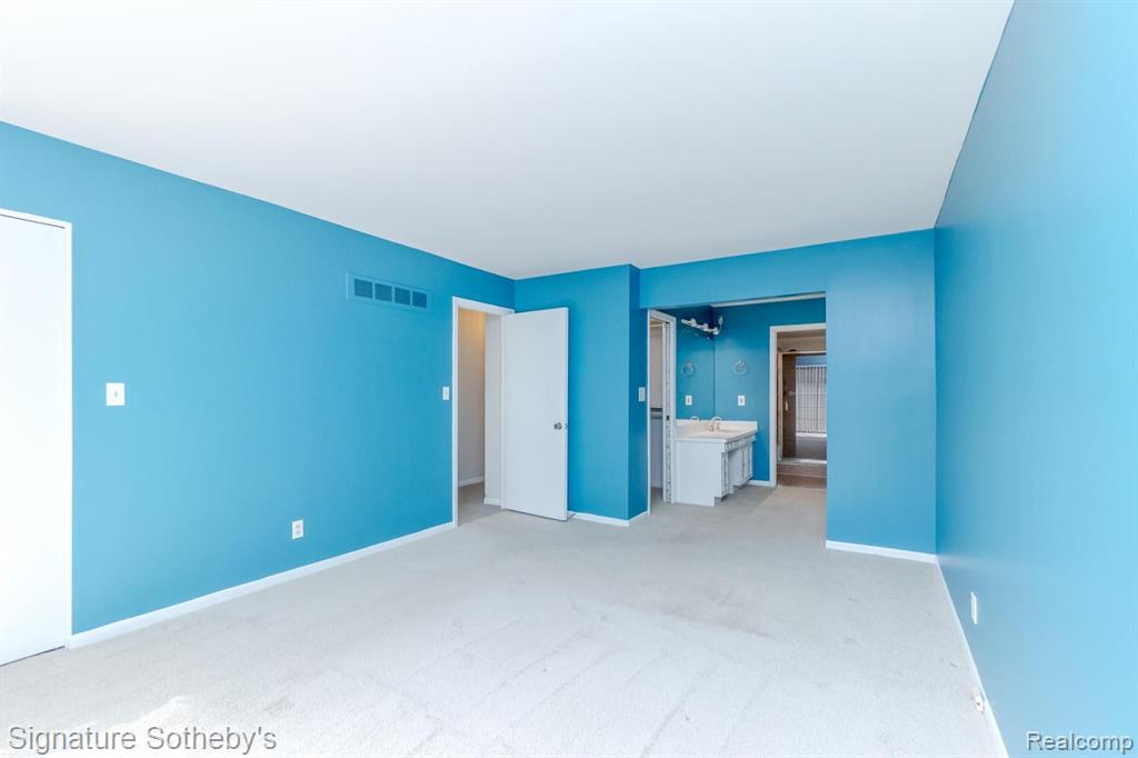 6015 PEBBLE LANE, West Bloomfield, MI — Photo 38