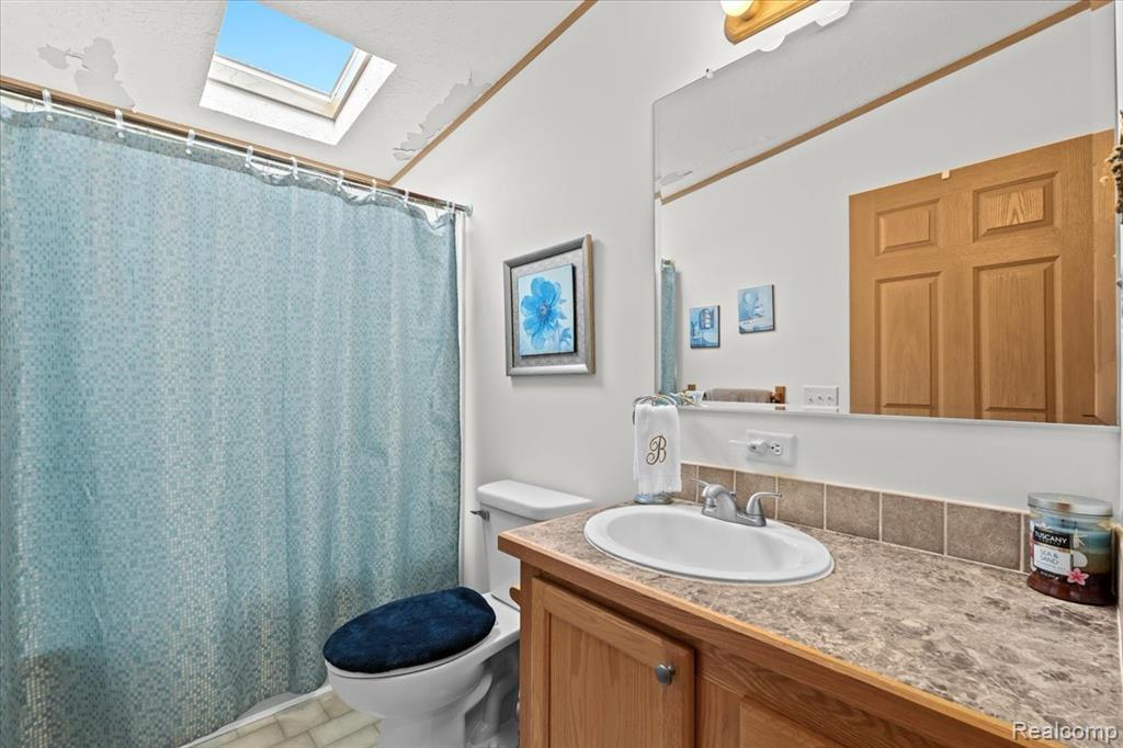 11092 Indianwood Court, South Lyon, MI 48178 — Photo 14