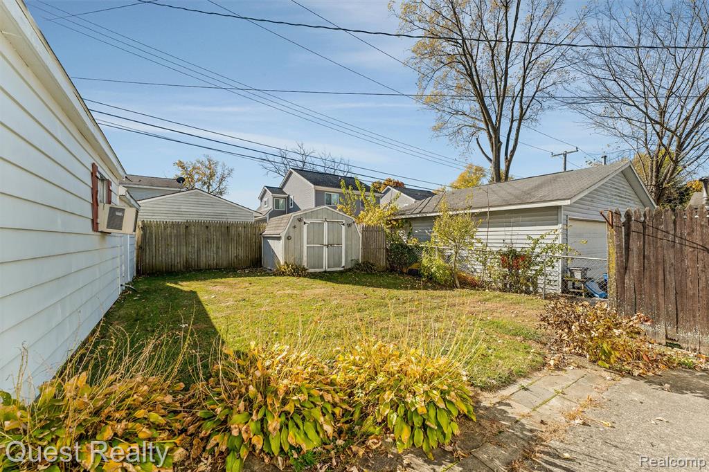 4041 Chenlot Lane, Waterford, MI 48328 — Photo 19