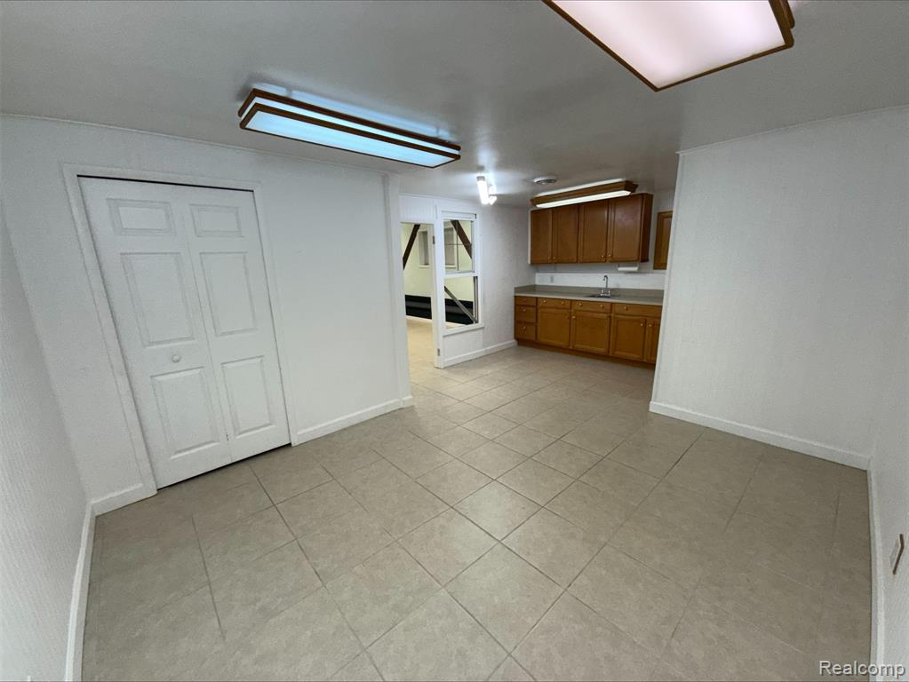 211 N Grand Avenue, Fowlerville, MI 48836 — Photo 3