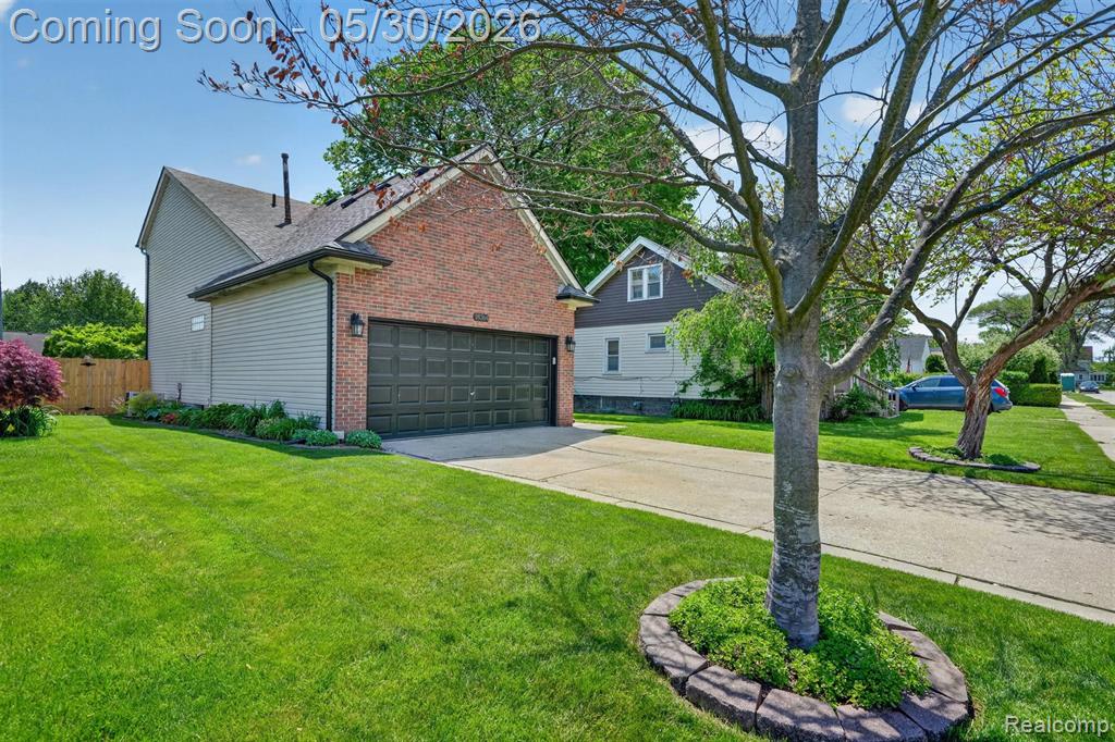 18364 Beechwood Street, Roseville, MI 48066 — Photo 2