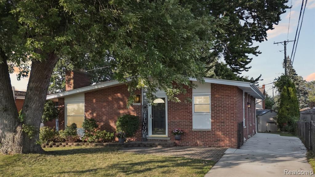 30083 Lisch Street, Gibraltar, MI — Photo 3
