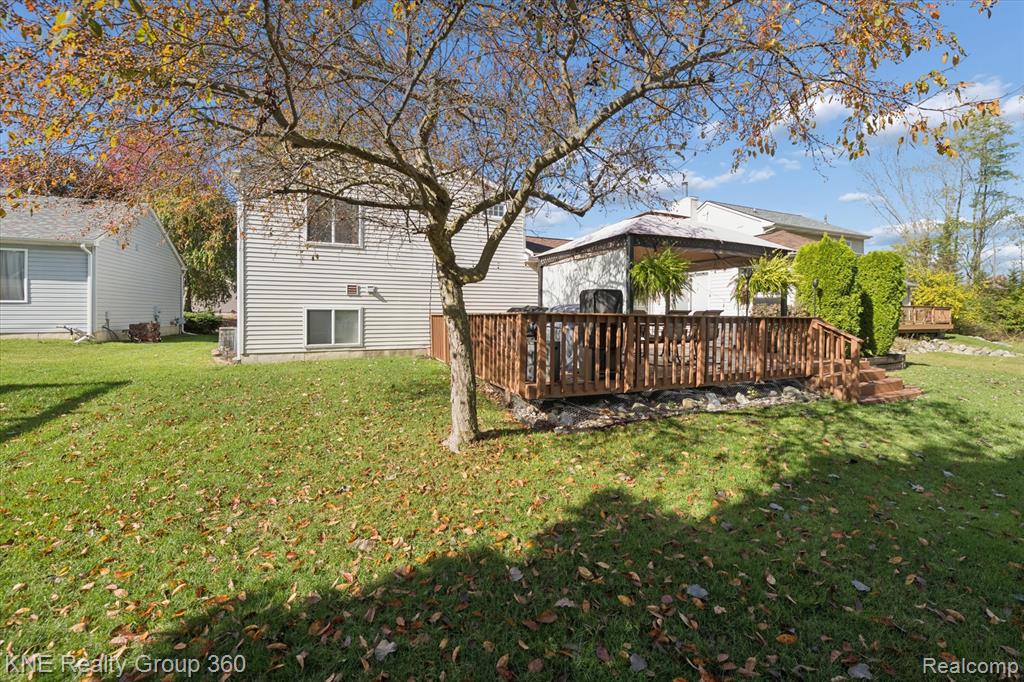 618 Bluebird Lane, Pinckney, MI 48169 — Photo 38