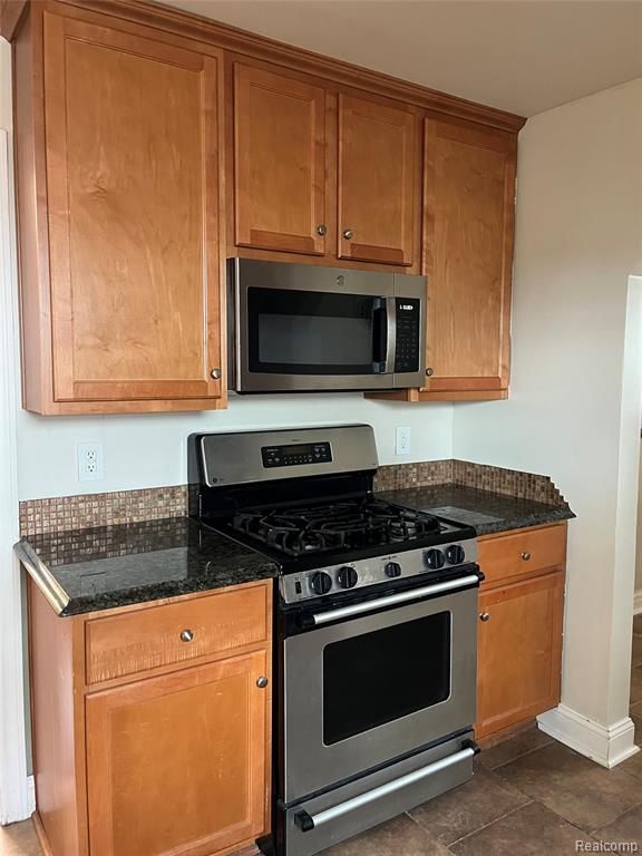 9001 Riverdale, Redford, MI 48239 — Photo 21