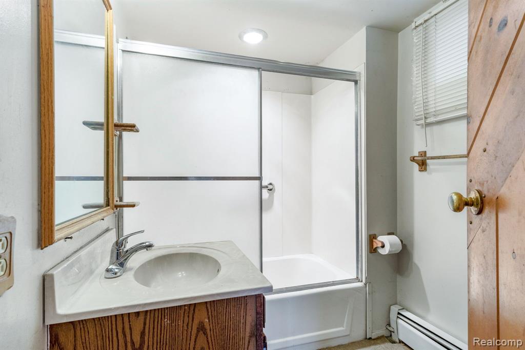 653 CENTRAL Drive, Lake Orion, MI 48362 — Photo 30
