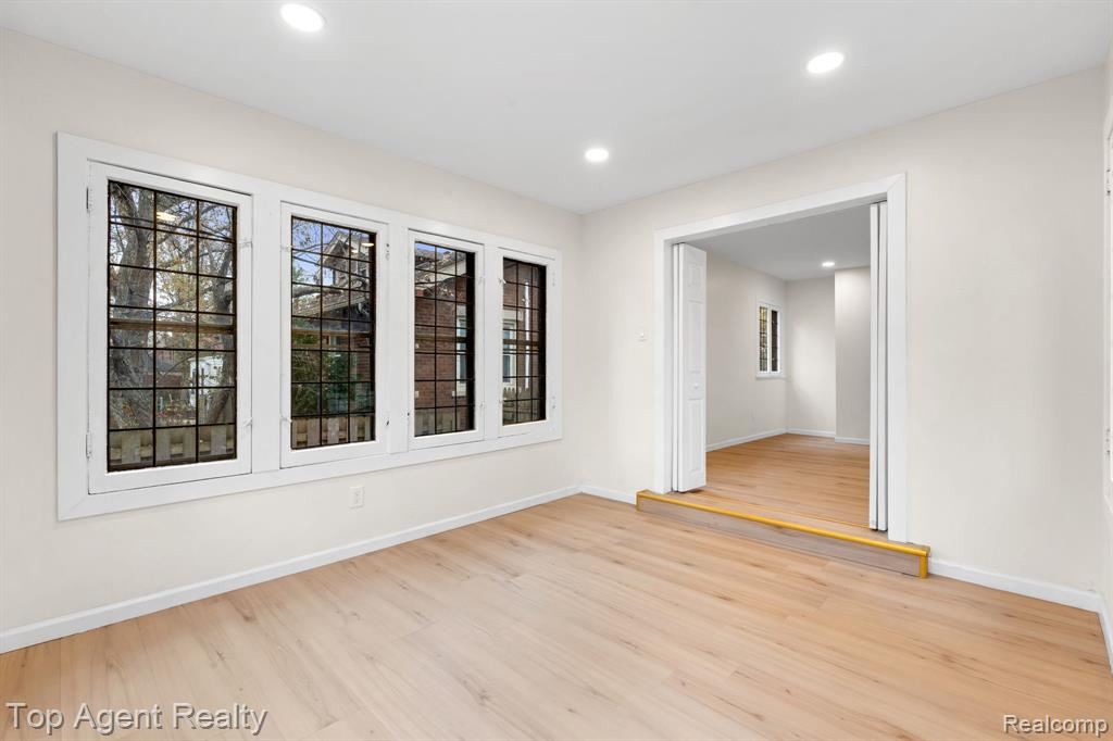 784 Barrington Road, Grosse Pointe Park, MI 48230 — Photo 29