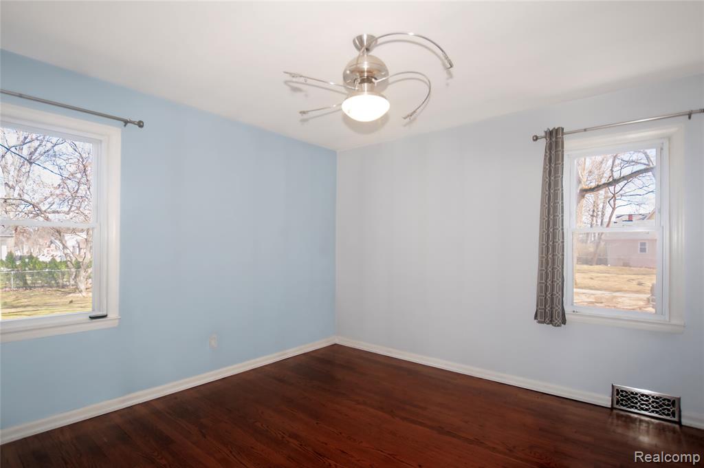 802 Catalpa Drive, Royal Oak, MI 48067 — Photo 16