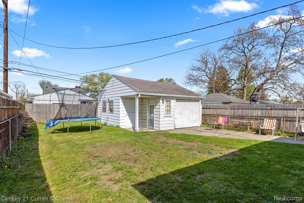 8227 Riverview Street, Dearborn Heights, MI 48127 — Photo 27