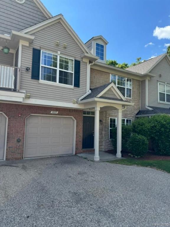 49225 W Woods Drive, 20, Utica, MI 48317 — Photo 2