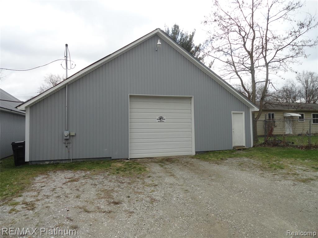 3552 Avon Street, Hartland, MI 48353 — Photo 21