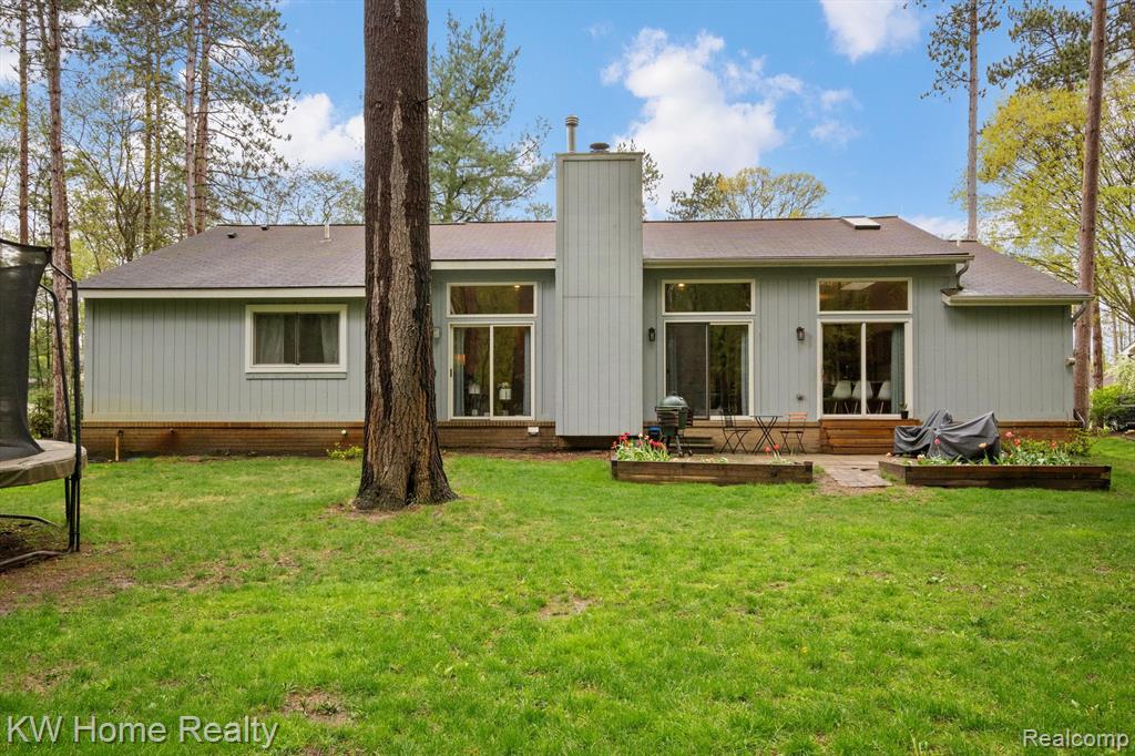 4143 EMERALD PINES Drive, Commerce Twp, MI 48390 — Photo 53
