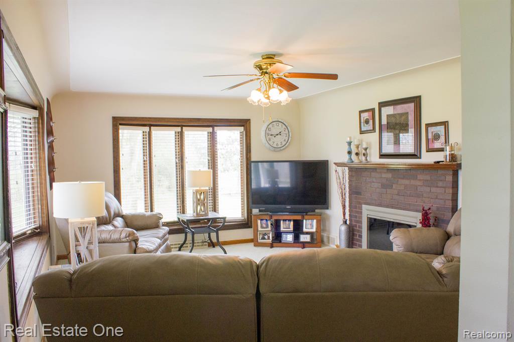 6711 KUTTSHILL Drive NE, Rockford, MI 49341 — Photo 21