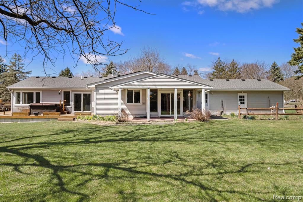 5537 VASSAR Road, Grand Blanc, MI 48439 — Photo 24