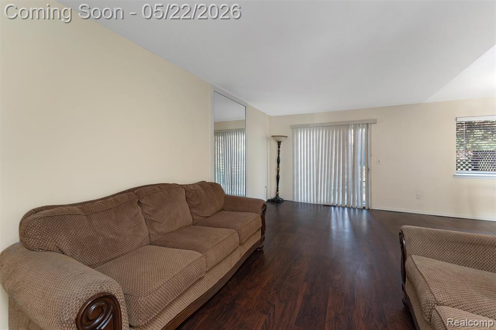 32105 W 12 Mile Road, Farmington, MI 48334 — Photo 6