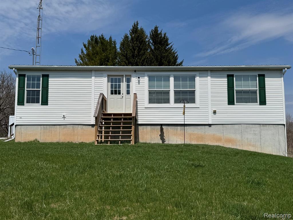 200 W Oyster Road, Rose City, MI 48654 — front exterior