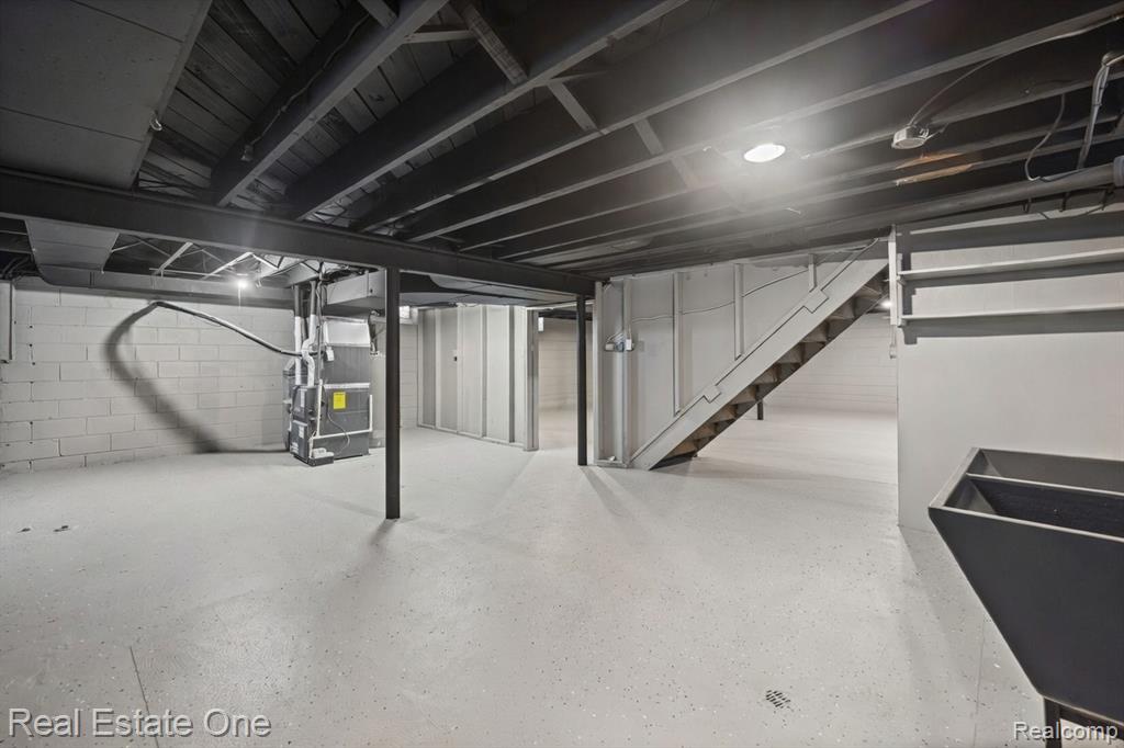 13344 Hart Avenue, Huntington Woods, MI — Photo 42