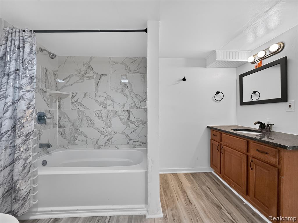 39613 Village Wood Lane, Novi, MI — Photo 22