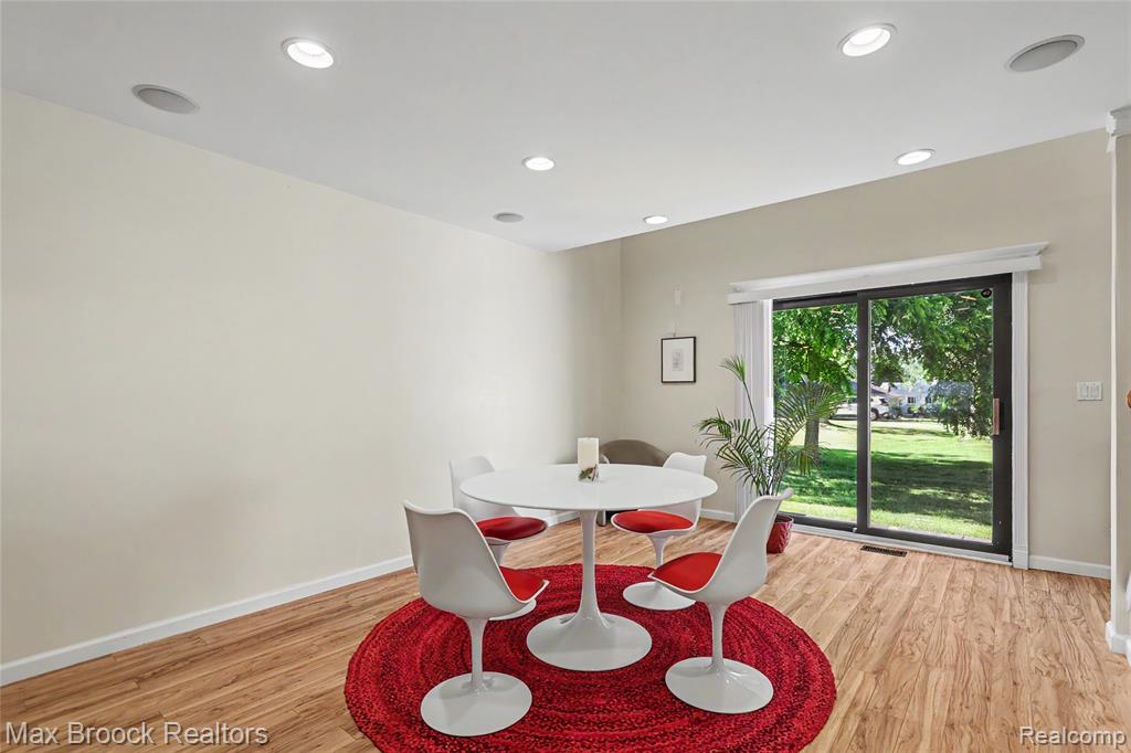 1669 Wimbledon Drive, Walled Lake, MI 48390 — Photo 15