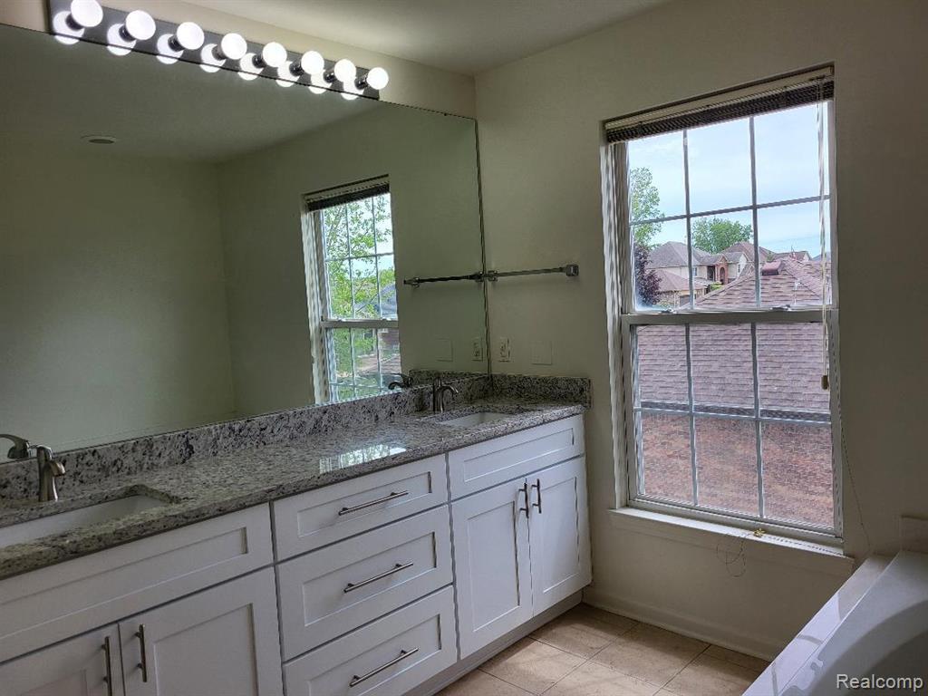 49515 Crusader, Macomb, MI 48044 — Photo 14