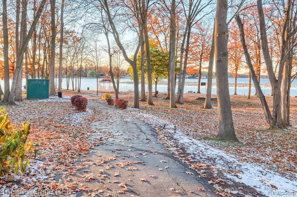 2653 Ravine Side Lane N, Howell, MI 48843 — Photo 54