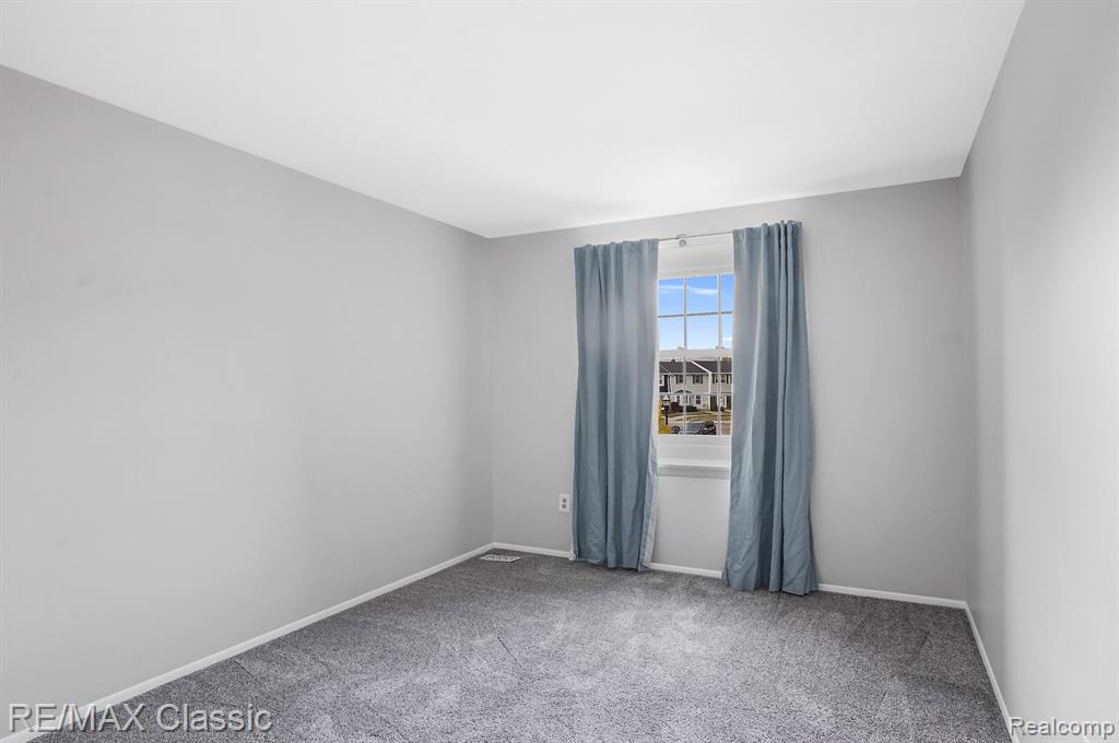 19580 CRYSTAL LAKE Drive, Northville, MI 48167 — Photo 23