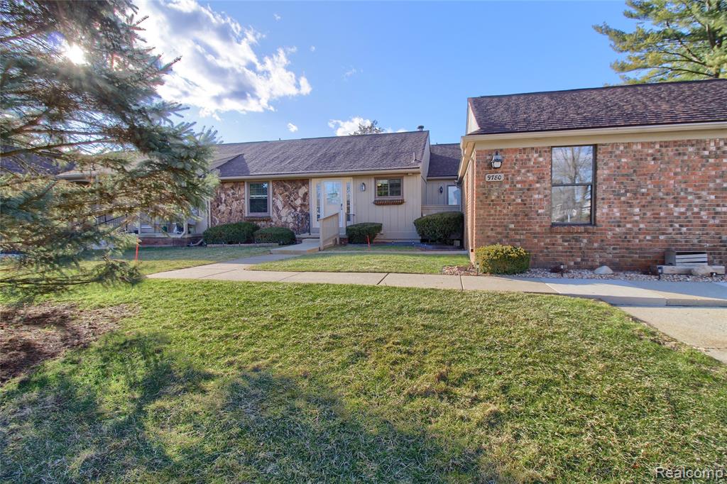9780 Cambridge Court Cambridge CT., 3, South Lyon, MI 48178 — Photo 3