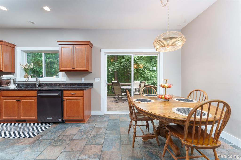 140 Skyline Drive, Howell, MI 48843 — Photo 29