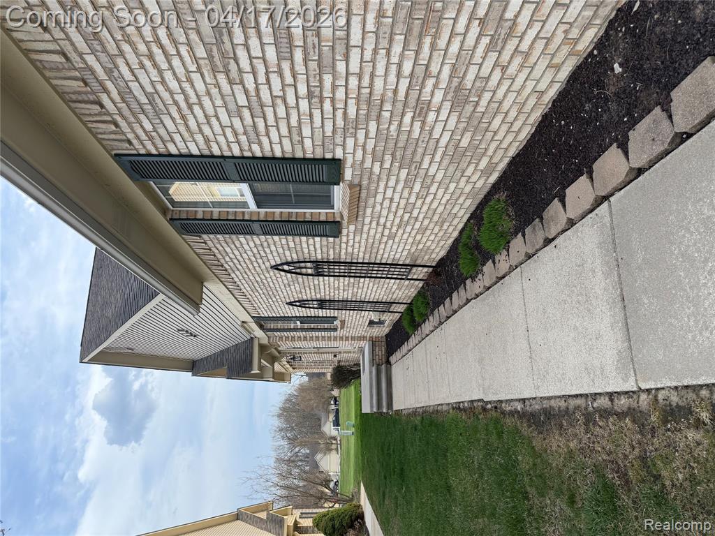 25499 Wyngate Court, Flat Rock, MI 48134 — Photo 4