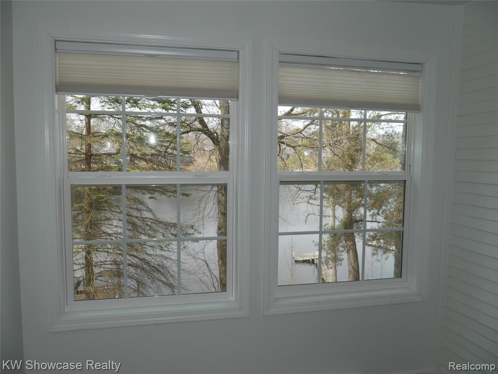 913 PEARSON Drive, Milford, MI 48381 — Photo 15